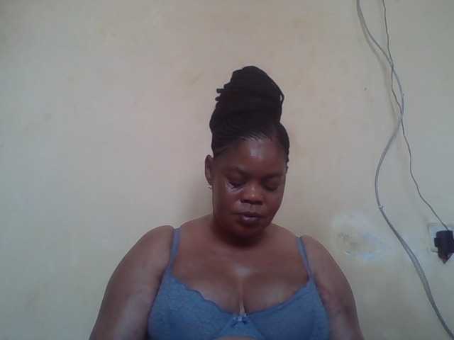Sexydove live cam on BongaCams