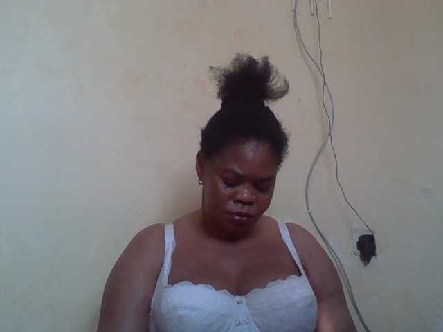 Sexydove live cam on BongaCams