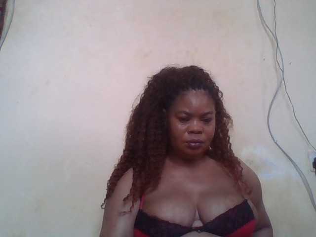 Sexydove live cam on BongaCams