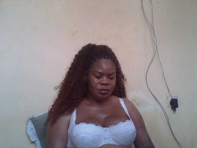 Sexydove live cam on BongaCams