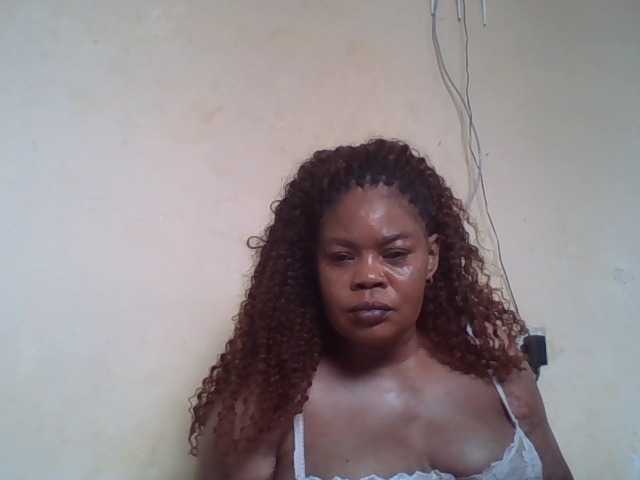 Sexydove live cam on BongaCams