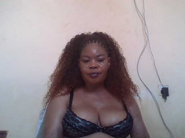 Sexydove live cam on BongaCams