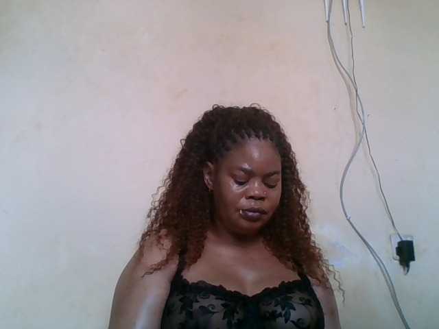 Sexydove live cam on BongaCams
