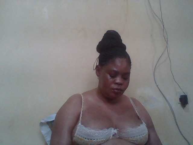 Sexydove live cam on BongaCams