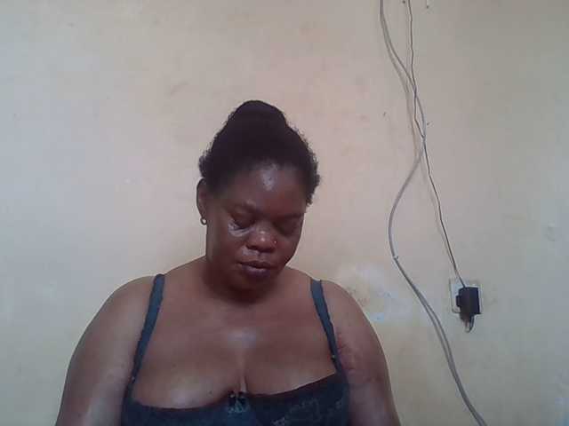 Sexydove live cam on BongaCams