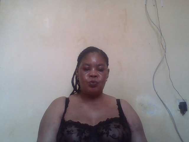 Sexydove live cam on BongaCams