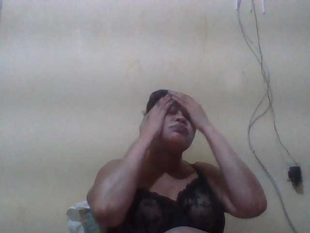 Sexydove live cam on BongaCams
