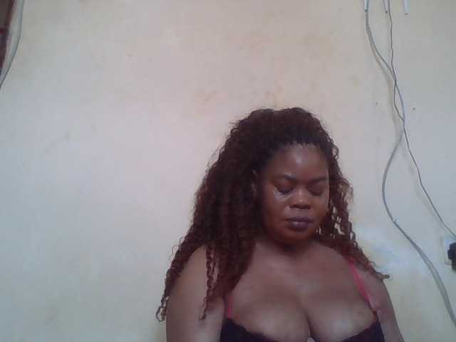 Sexydove live cam on BongaCams