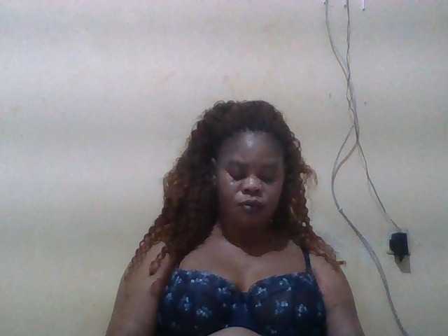 Sexydove live cam on BongaCams