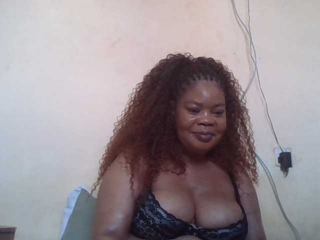 Sexydove live cam on BongaCams