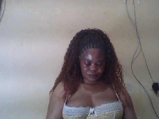 Sexydove live cam on BongaCams