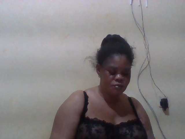 Sexydove live cam on BongaCams