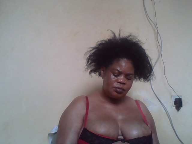 Sexydove live cam on BongaCams