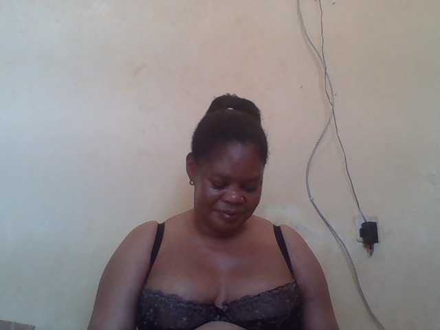 Sexydove live cam on BongaCams