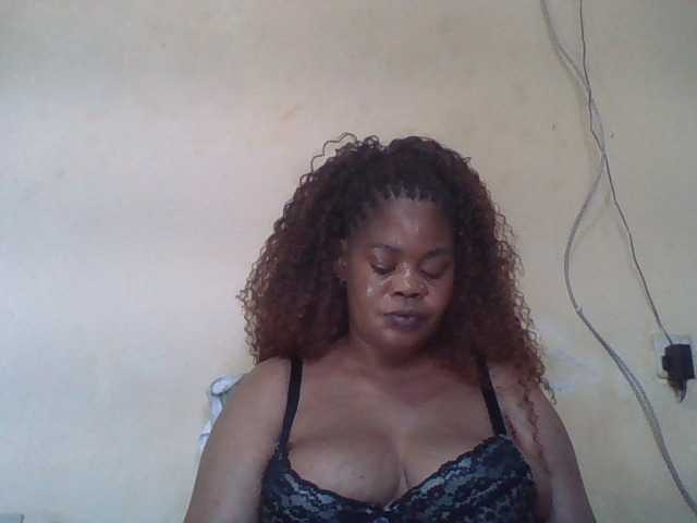 Sexydove live cam on BongaCams