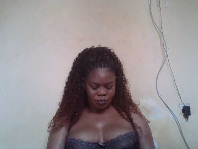 Sexydove live cam on BongaCams