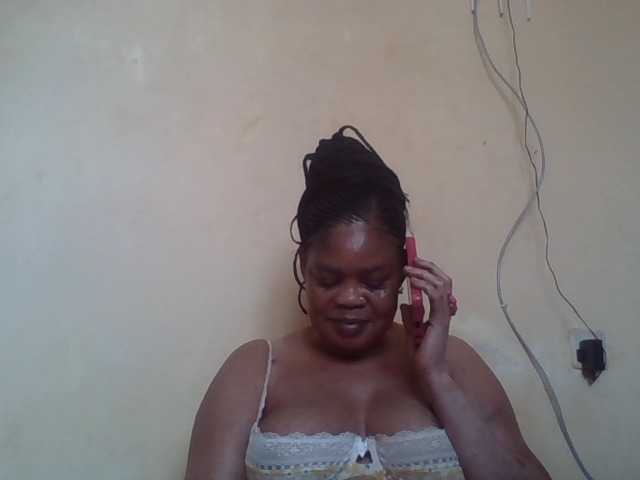 Sexydove live cam on BongaCams