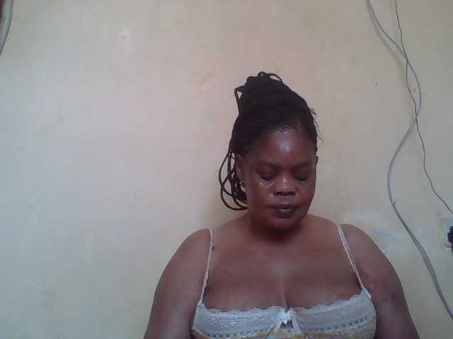Sexydove live cam on BongaCams