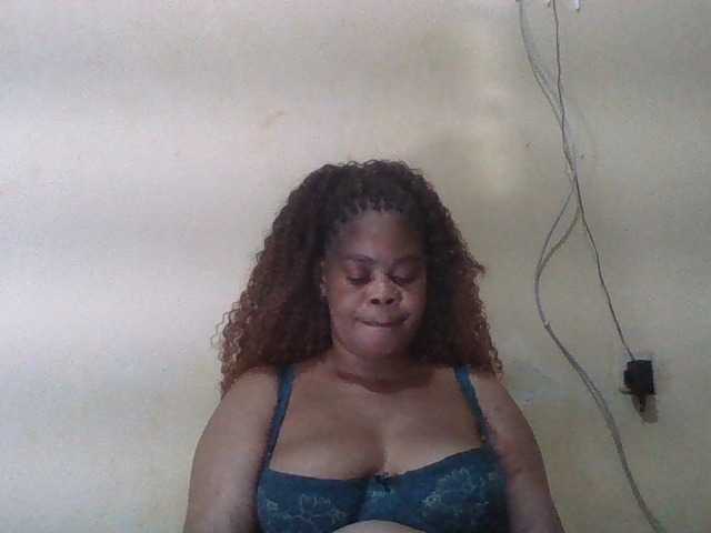 Sexydove live cam on BongaCams
