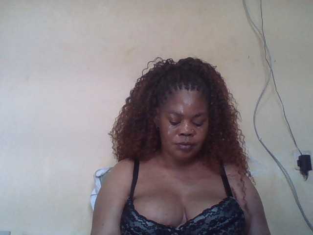 Sexydove live cam on BongaCams