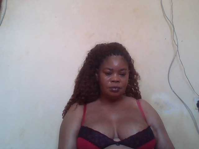 Sexydove live cam on BongaCams