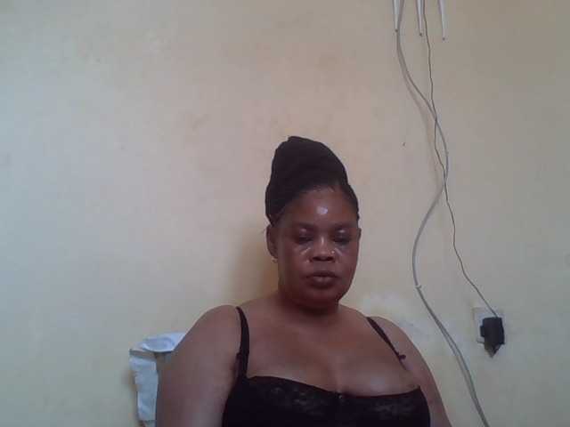 Sexydove live cam on BongaCams