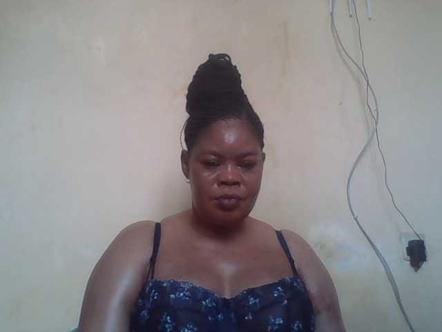 Sexydove live cam on BongaCams
