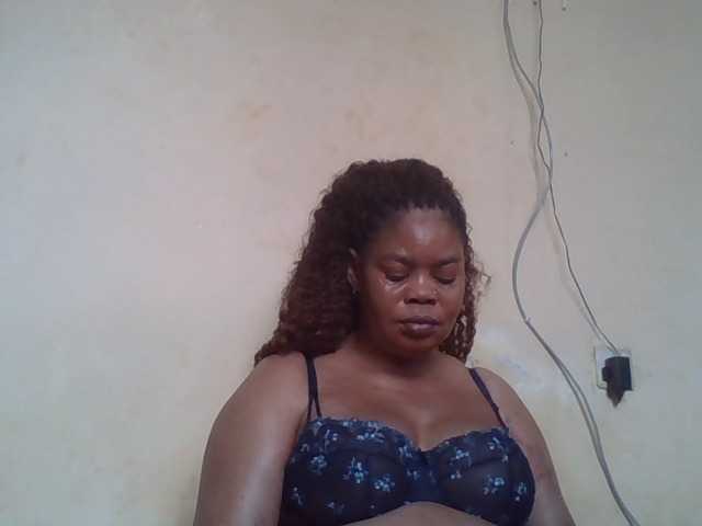Sexydove live cam on BongaCams