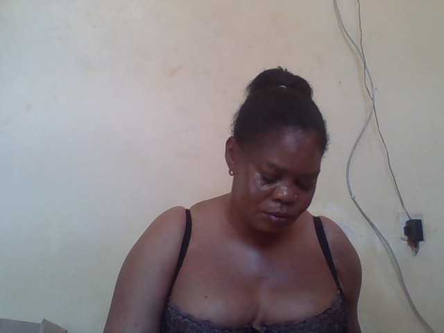 Sexydove live cam on BongaCams