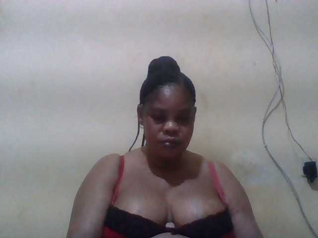 Sexydove live cam on BongaCams