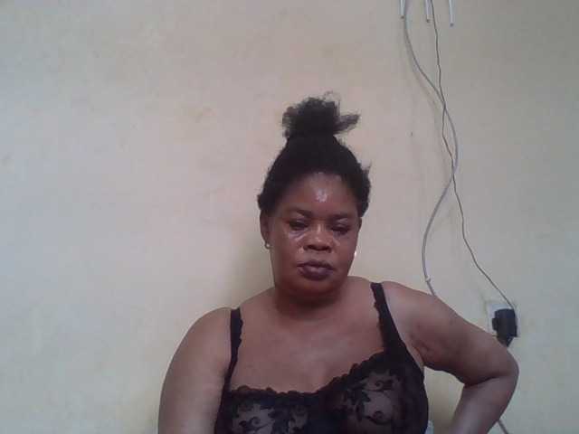 Sexydove live cam on BongaCams