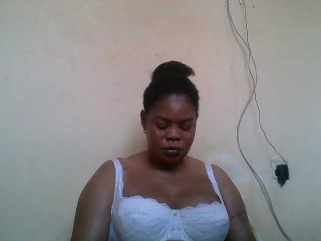 Sexydove live cam on BongaCams