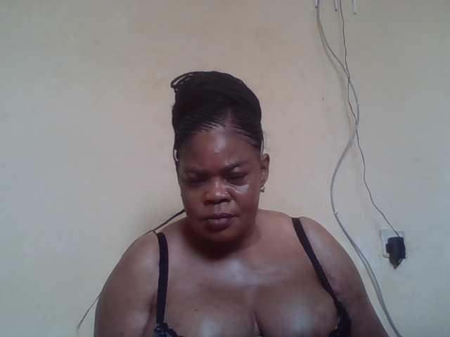 Sexydove live cam on BongaCams