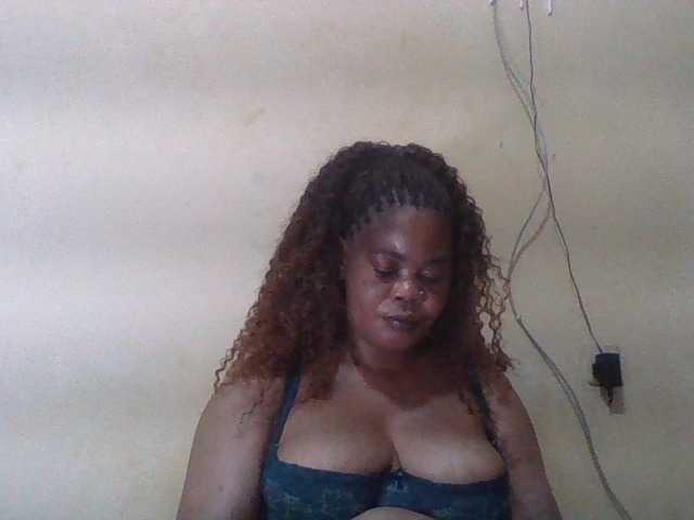 Sexydove live cam on BongaCams