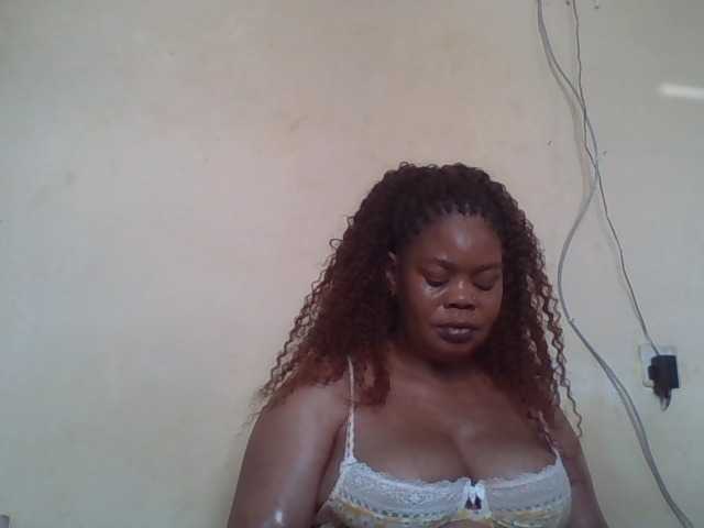 Sexydove live cam on BongaCams