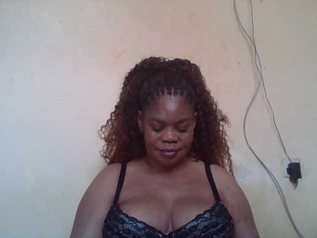 Sexydove live cam on BongaCams