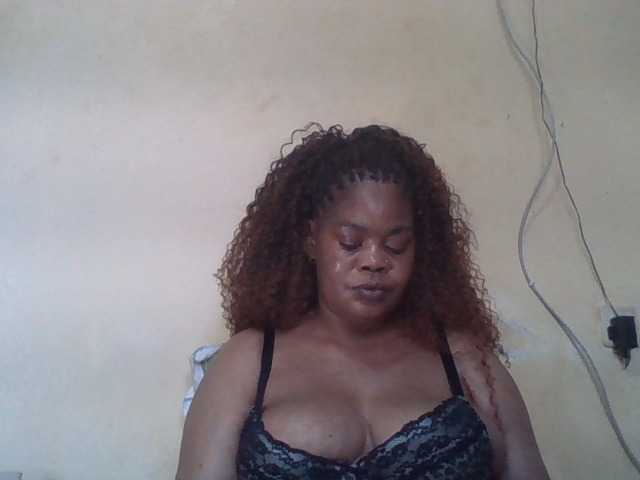 Sexydove live cam on BongaCams