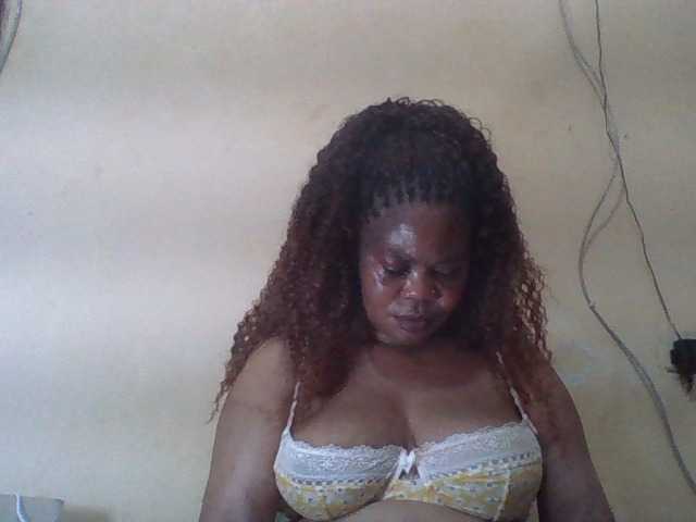 Sexydove live cam on BongaCams
