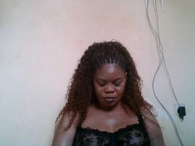 Sexydove live cam on BongaCams