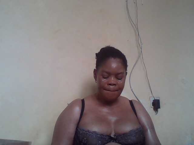 Sexydove live cam on BongaCams