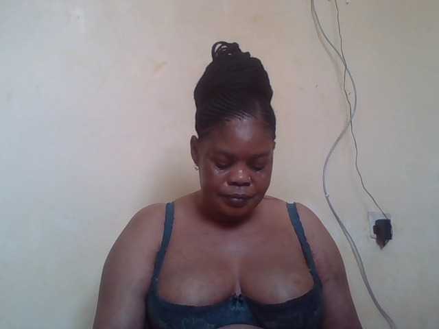 Sexydove live cam on BongaCams