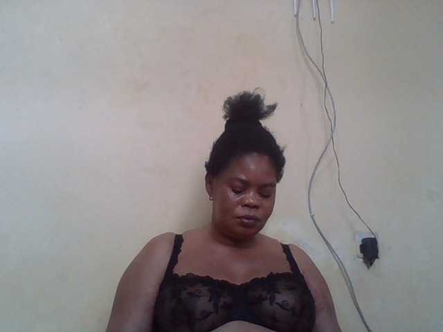 Sexydove live cam on BongaCams