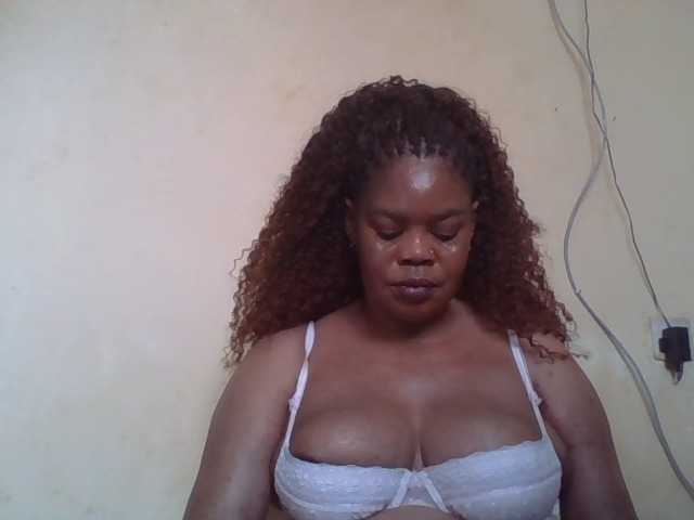 Sexydove live cam on BongaCams