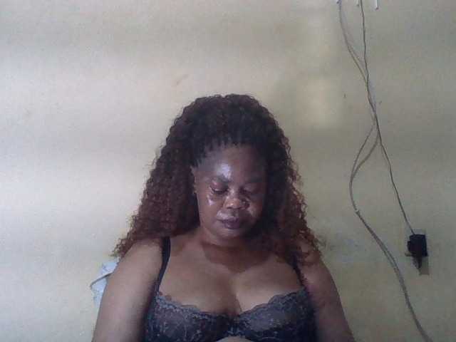 Sexydove live cam on BongaCams