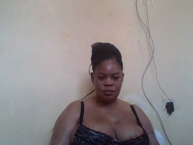 Sexydove live cam on BongaCams