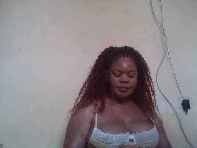 Sexydove live cam on BongaCams