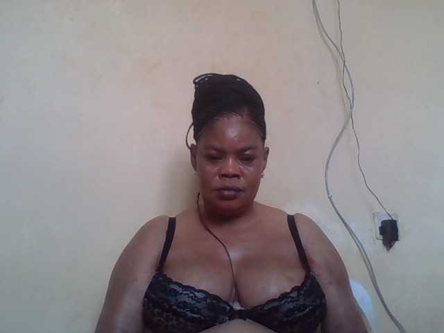 Sexydove live cam on BongaCams