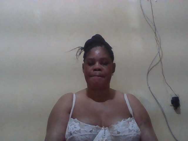 Sexydove live cam on BongaCams