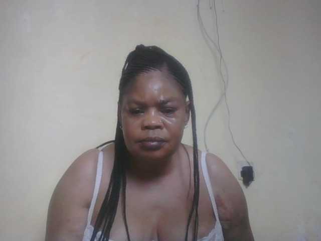 Sexydove live cam on BongaCams