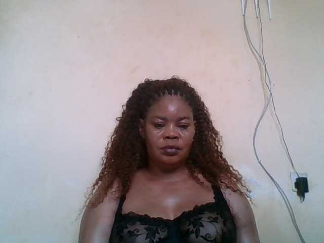 Sexydove live cam on BongaCams